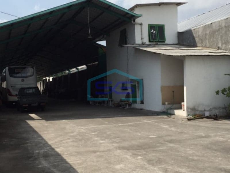 Dijual Tanah dan Gudang Bangunan Cocok Untuk Parkir Bus di Ambarketawang, Gamping, Sleman Jogja LT 2400 m2