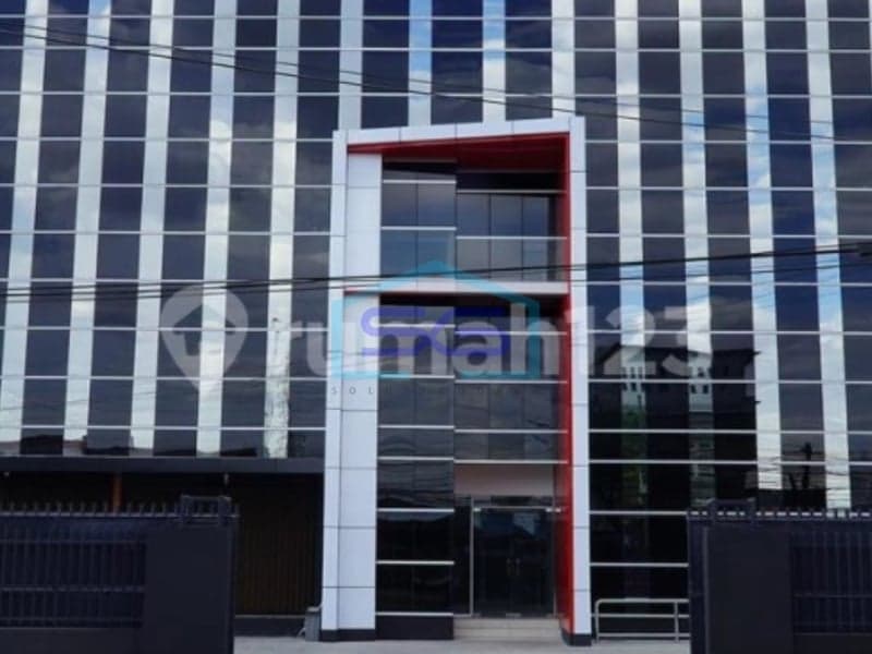 Dijual Kantor Lokasi Strategis di Koja, Jakarta Utara LB 2.048 m²