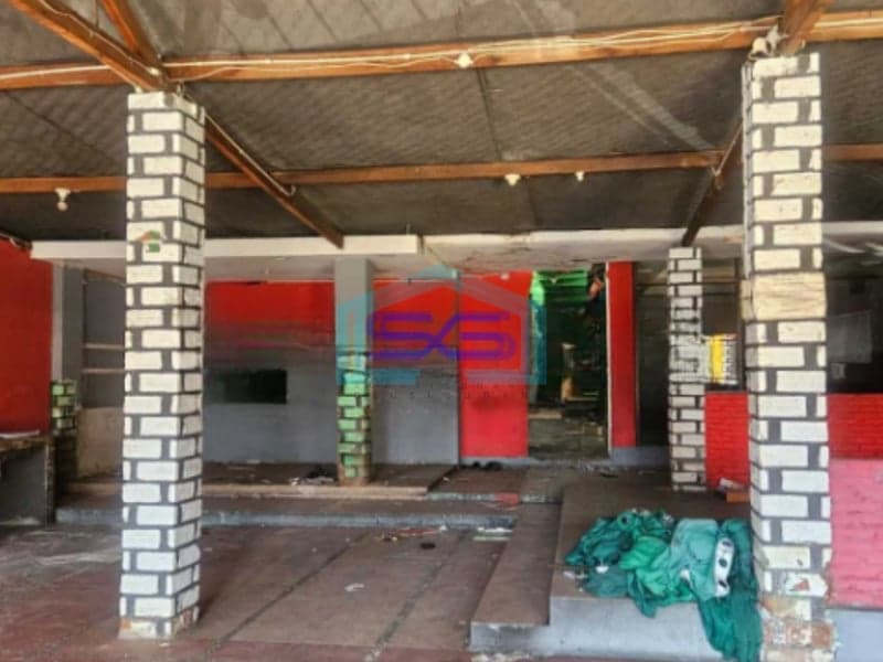 Disewakan ruang usaha di tentara pelajar Semarang Selatan Luas Bangunan  300 m²