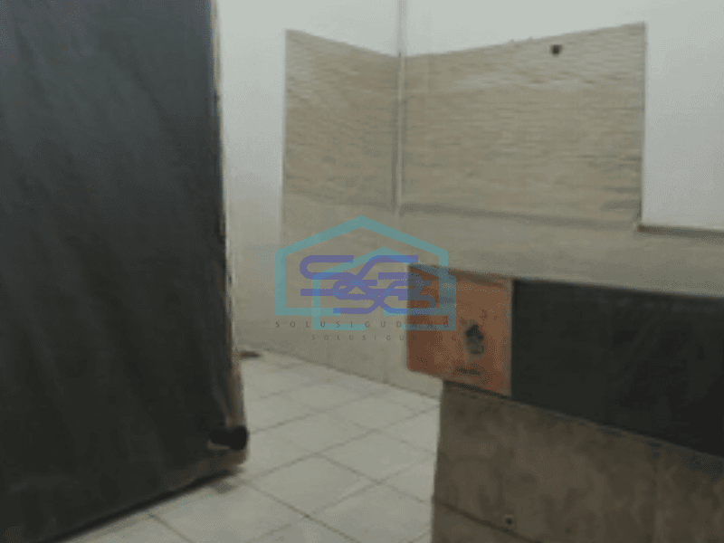 Disewaakan Ruko Luas Bangunan  180 m² di Tambora Jakarta Barat
