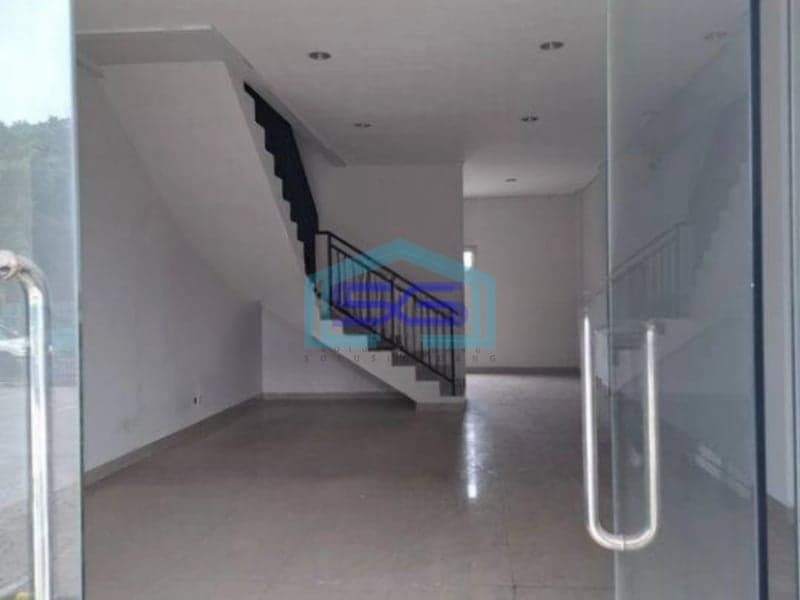 Disewakan Ruko 3 Lantai di Meruya Kembangan Jakarta Barat LT 2100m2