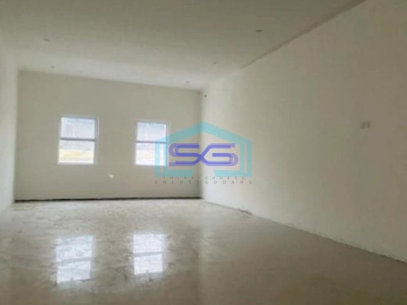 Disewakan Ruko Strategis di Jalan Peta Babakan Tarogong Bandung LB 110m2 Siap Huni