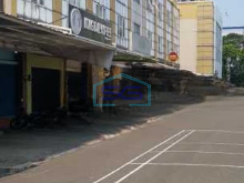 出售：宽敞商铺，建筑面积162平方米，位于南丹格朗Serpong Utara，可立即入住