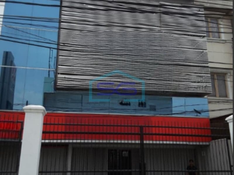 出售：日惹丹绒不碌桑特商业店铺，建筑面积240平方米
