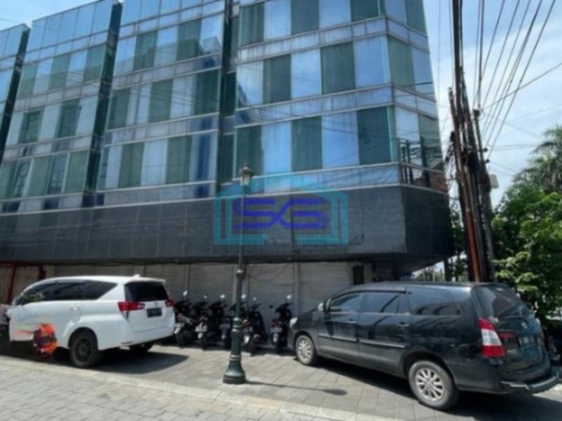Dijual Ruko 3 lantai ex Bank Lokasi hook di Semarang Tengah Luas Tanah 243m2