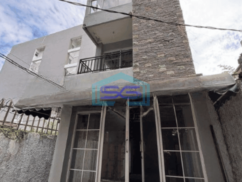 Disewakan Ruko Lokasi Strategis Siap Pakai di Salemba Jakarta Pusat Luas Bangunan 200 m²