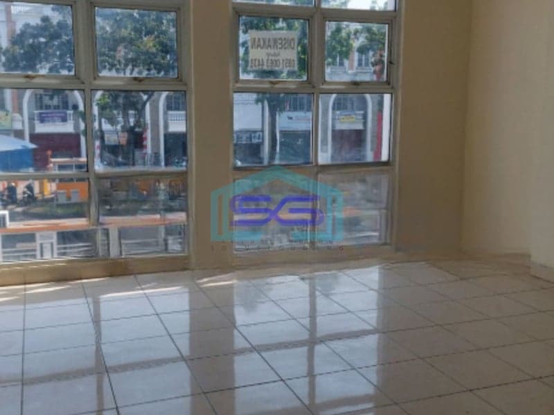 Disewakan Ruko Luas Bangunan 243 m² Lokasi Strategis di Gading Serpong Tangerang