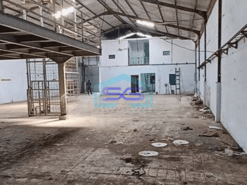 Disewakan gudang bagus 800m2 di Cipondoh
