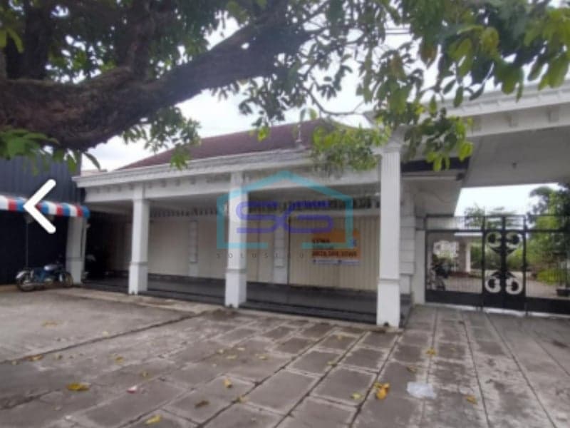 Disewakan Ruang Usaha Lokasi Strategis di Banguntapan LT 128 m2