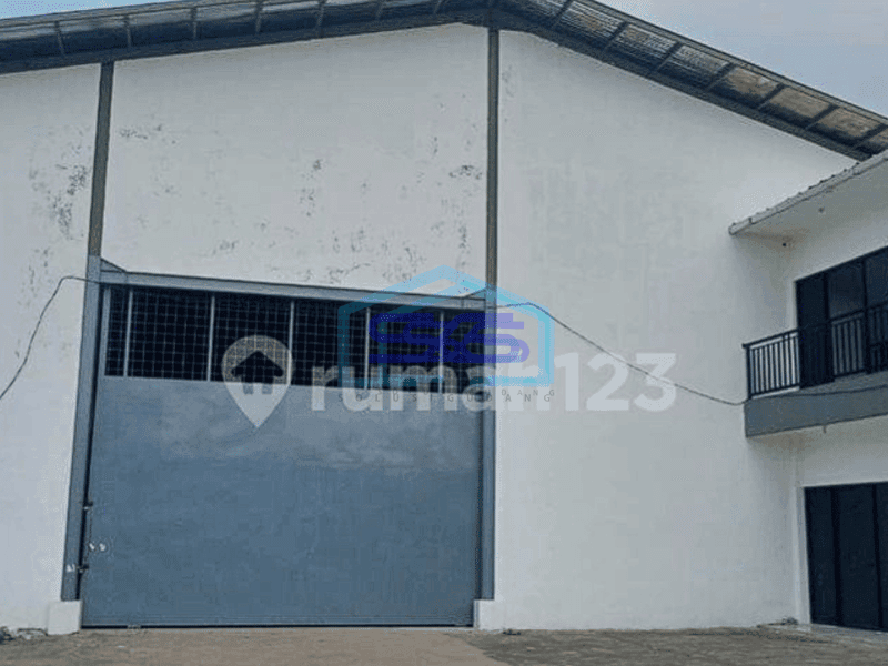 Disewakan gudang bagus 1000m2 muat container 20 feet di Cipondoh