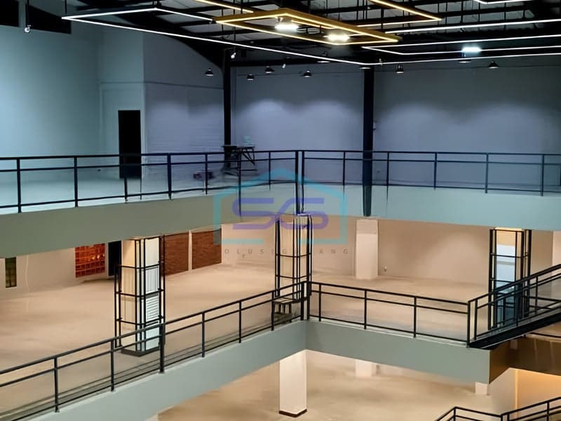 Strategic Business Space for Sale in West Semarang, Central Java Land Area 1200 m²