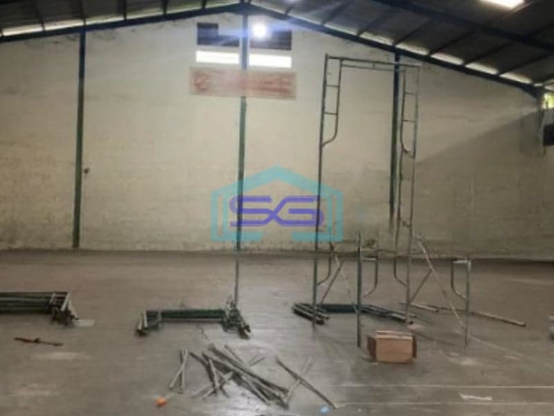Disewakan Gudang Ada Kantor Luas Tanah  1100 m² Lokasi di Karawaci Tangerang