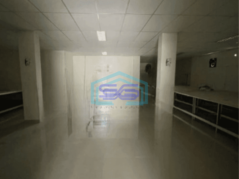 Dijual Ruang Usaha Luas Bangunan  1000 m² Lokasi Strategis di Karawang Barat
