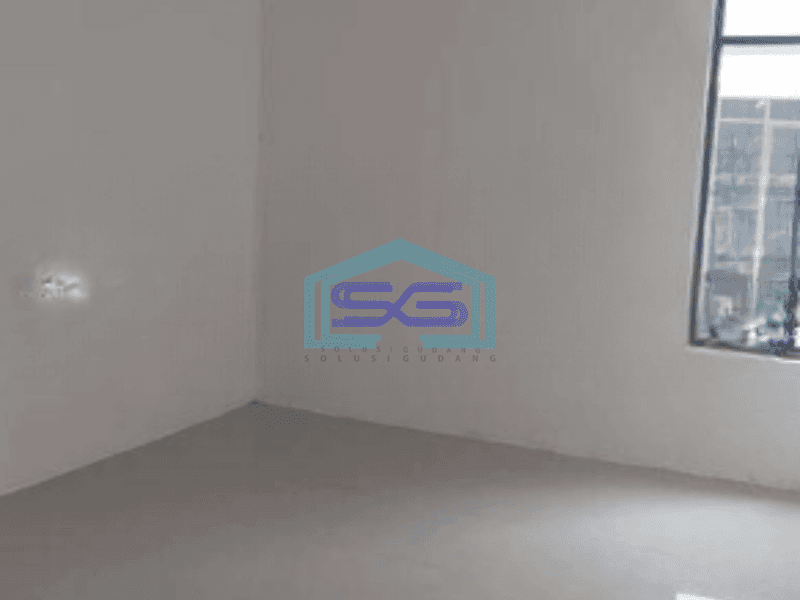 Disewakan Gudang Baru Luas Bangunan 216 m² Lokasi Strategis di Teluk Naga Tangerang