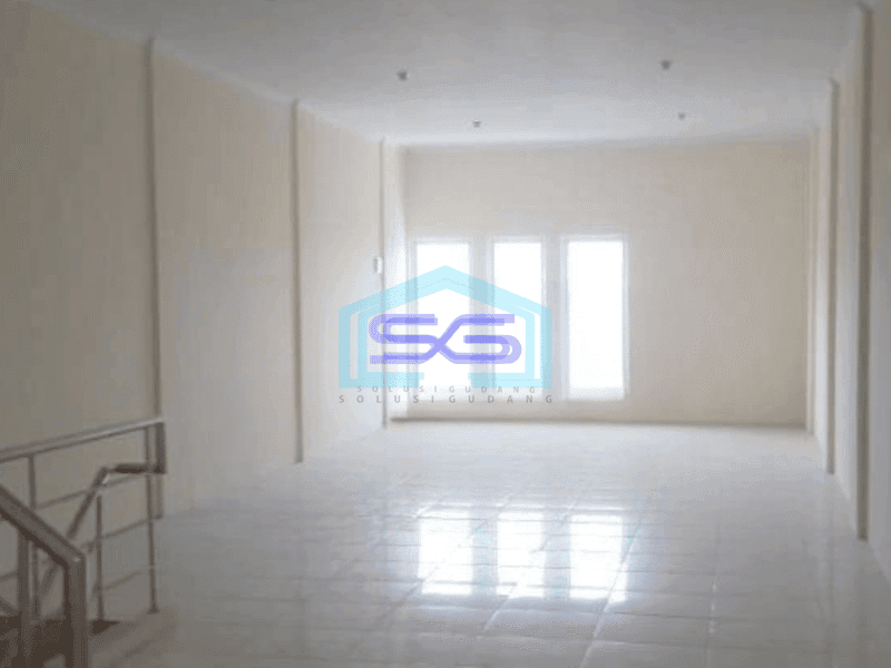 Dijual Ruko Bagus dan Terawat Luas Bangunan  425 m² di Pinggir Jalan Raya Tubagus Angke Jakarta Barat