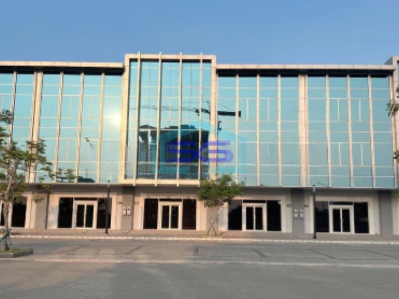 Dijual Ruko Sudah Renovasi, 3,5 Lantai di PIK Jakarta Utara Luas Bangunan 360m2