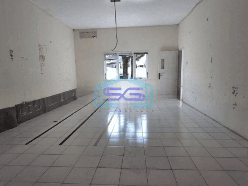 Disewakan gedung komersil parkiran luas di Renon Bali