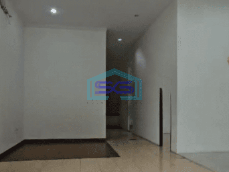 Disewakan Ruko 3 Lantai Luas Bangunan  550 m² di Pluit Jakarta Utara