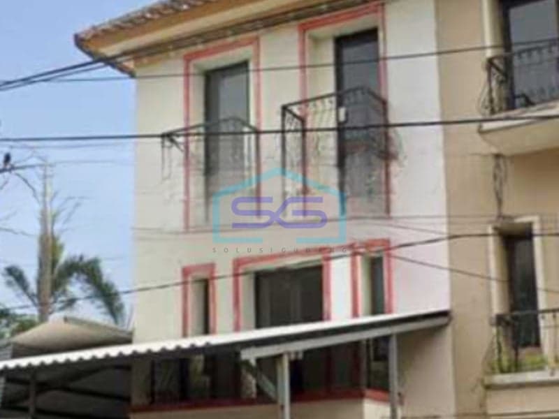 3-Story Shophouse for Rent, Building Area 240 m² Located in Rungkut Surabaya