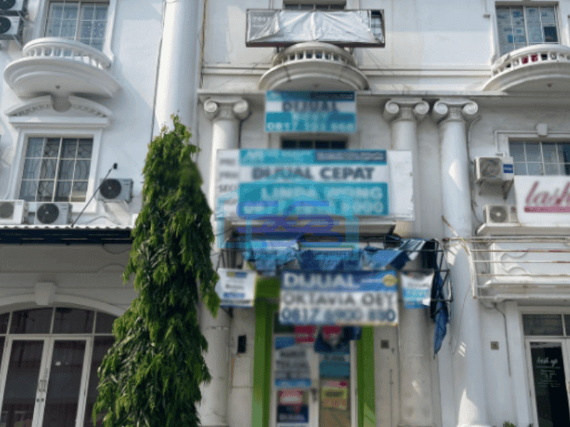 Ruko Strategis di Komplek Bukit Golf Meditarania, PIK Jakarta Utara Luas Tanah 75 m²