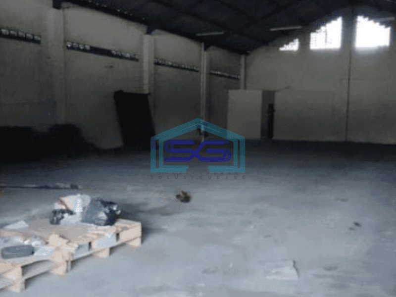 Disewakan Gudang Lokasi Strategis di Jalan Besar Banjarsari Solo Luas Tanah 400 m²