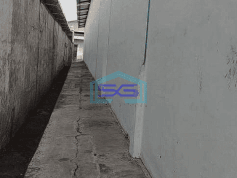 Dijual gudang bagus 894m2 di Kamal