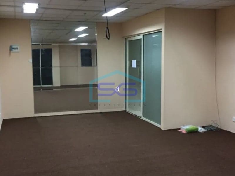 Disewakan Ruang Usaha di Tanah Abang, Jakarta Pusat Luas Bangunan 54 m2