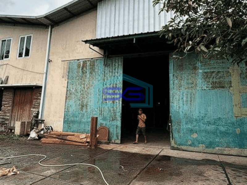 Disewakan dan dijual gudang 1200m2 bagus di Cipondoh