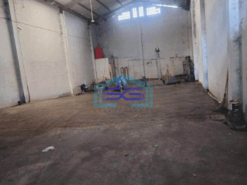 Disewakan Gudang Siap Pakai di Banjarsari Solo Luas Tanah 325 m² Akses Truk