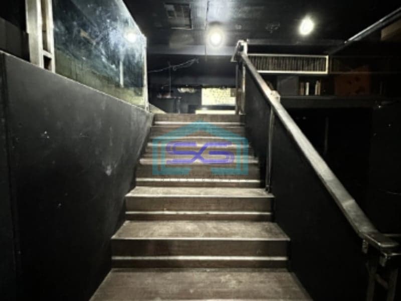 Disewakan Ruang Usaha Ex Bar Area Kemang Jakarta Selatan di Pinggir Jalan Raya LB 1800m2