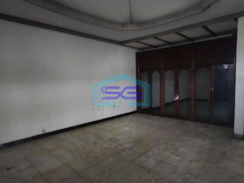 Disewakan Ruang Usaha Bagus Lokasi di Sutami Sentra Sari Bandung LB 400m2