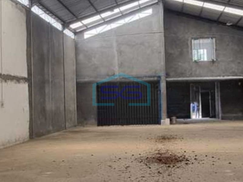 Dijual Gudang Luas Tanah 700 m² Lokasi di Curug Tangerang Ada Kantor