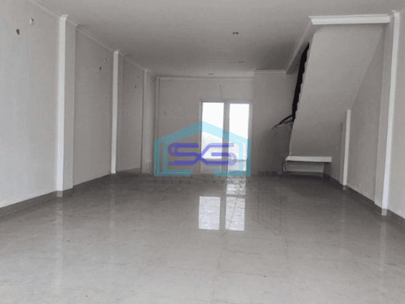 Disewakan Ruko Hadap Jalan Raya Karang Tengah Tangerang Luas Bangunan 870 m²