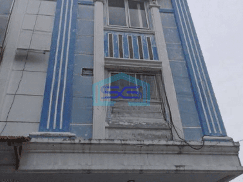 Disewakan Ruko 3 Lantai di Kebon Jeruk Jakarta Barat Luas Tanah 135 m² Harga Nego