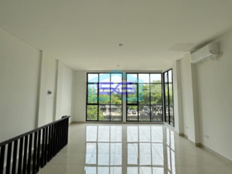 Disewakan Ruko Baru Enchante BSD Tangerang Hadap Jalan Raya LB 143m2