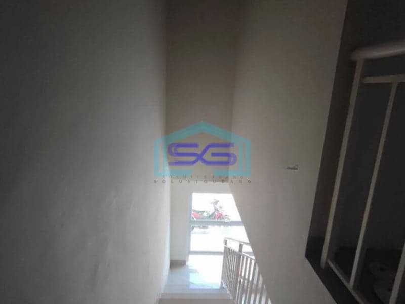 Disewakan Ruko baru di dekat green lake city magnolia park Tangerang 2 lantai