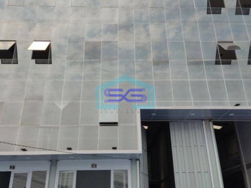 Disewakan Gudang 2 Lantai + Kantor 4 Lantai Furnished Baru Ada Mezanine Full Furnish di Jakarta Barat