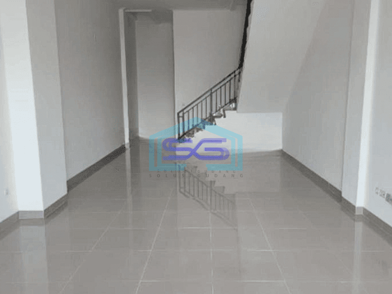 Disewakan Termurah Ruko La Riviera Jakarta Utara 3 Lantai LB 203m2