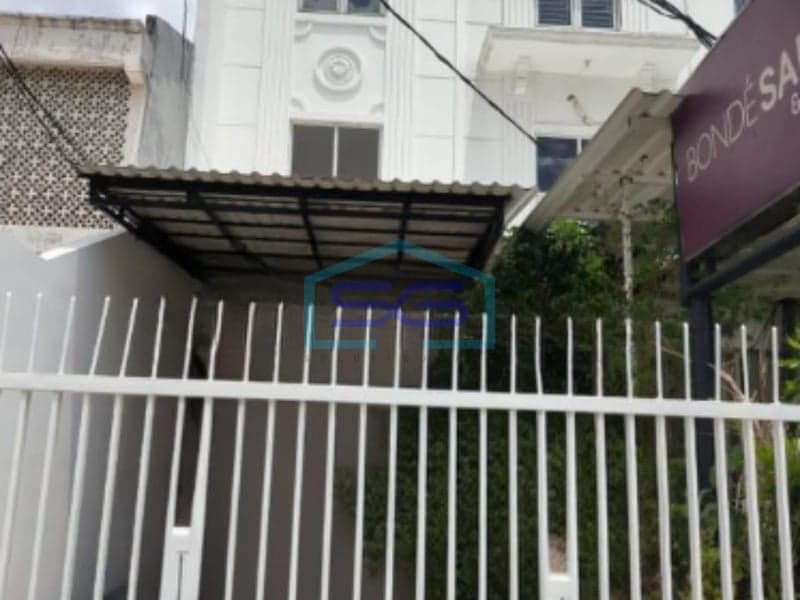 出租：位于南雅加达 Tebet Utara Dalam 的战略性商铺，建筑面积 220 平方米