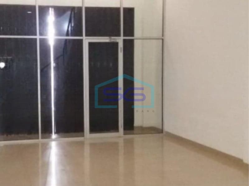 Disewakan Ruko Bebas Banjir Luas Bangunan 180 m² Lokasi di Tangerang