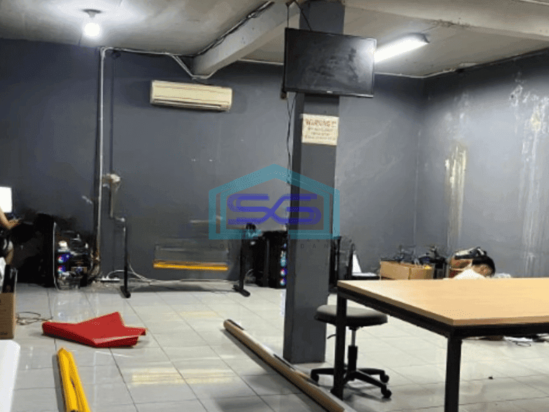 Disewakan Gudang Luas Bangunan  300 m² di Karang Tengah Tangerang