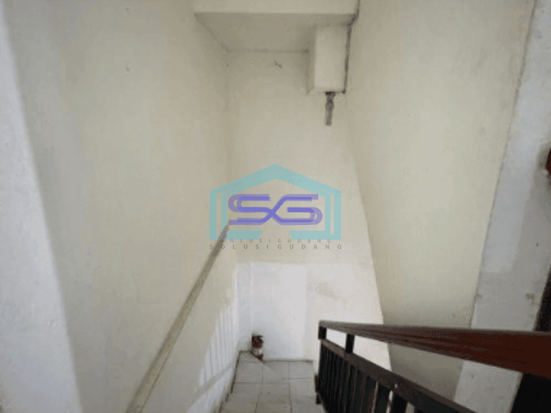 Dijual Cepat Ruko Luas Bangunan  187 m² di Duri Kosambi Jakarta Barat