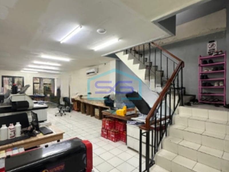 出售商住两用房位于南雅加达Kemayoran Senopati区的战略位置，建筑面积300平方米