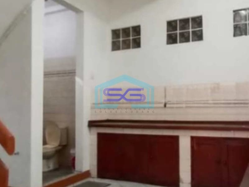 Disewakan Ruko 3 Lantai di Jalan Pungkur Regol Bandung Luas Bangunan 180m2