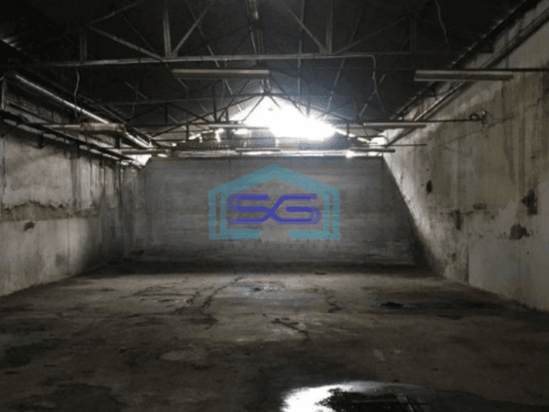 Dijual Gudang Luas Tanah 550 m² Lokasi Strategis di Pinggir Jalan Raya Bandengan Jakarta Utara