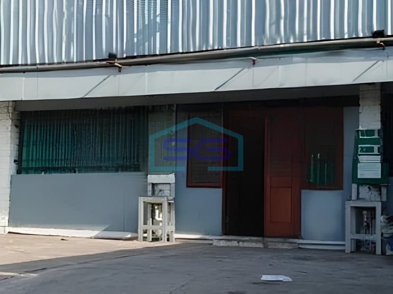 Commercial Space for Rent on Tentara Pelajar, South Semarang, Building Area 300 m²