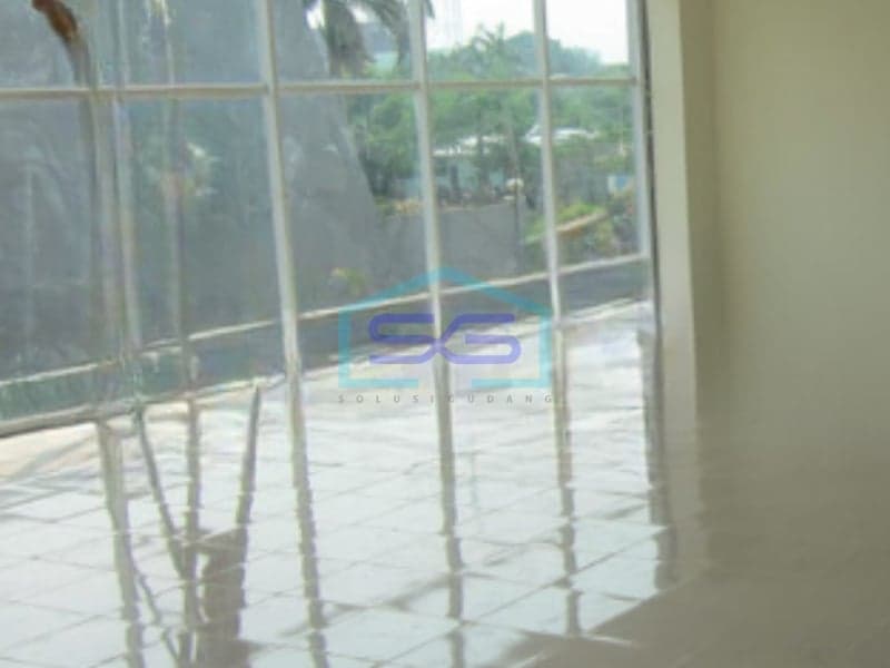 Strategic Flood-Free Shophouse for Sale in West Jakarta with Freehold Certificate