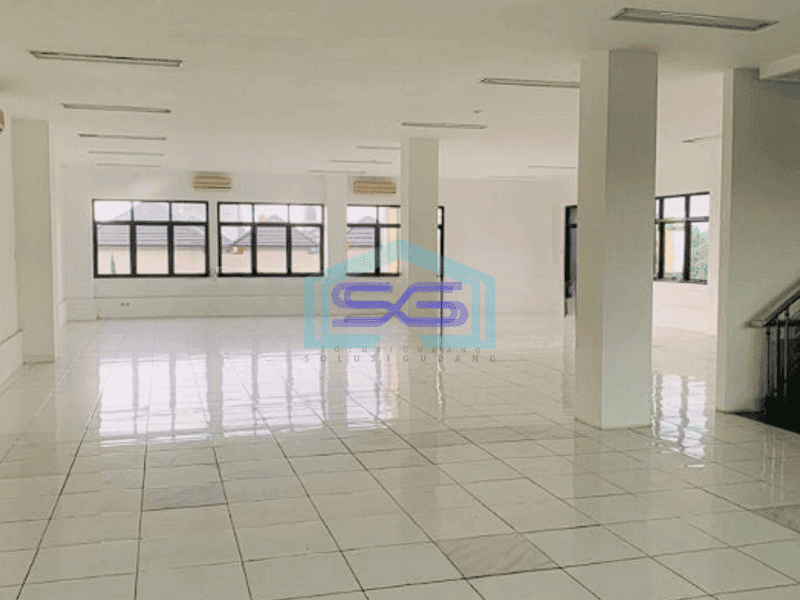 Disewakan Ruko Lengkong, Bandung Luas Bangunan 1082m2