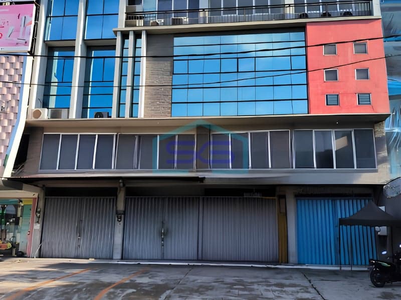 Disewakan Ruko Lokasi Strategis di Pos Pengumben, Jakarta Barat LB 288 m²