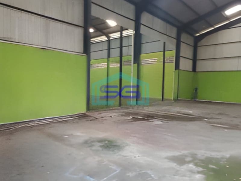 Disewakan Gudang Luar Kawasan Strategis Luas Parkiran Kontainer di Karawang LB 1000m2